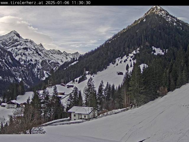 WebCam showing current Snow conditions in Bach