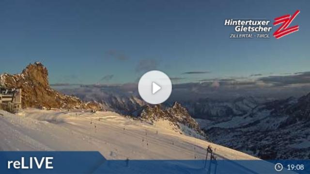 WebCam showing current Snow conditions in Hintertux