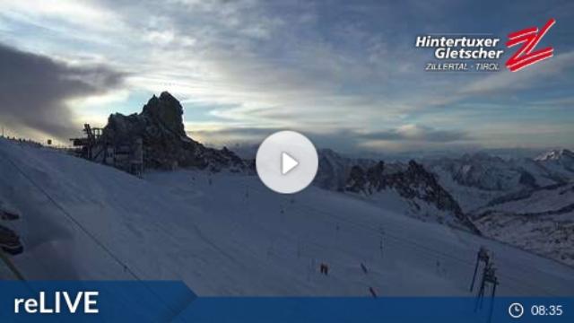 WebCam showing current Snow conditions in Hintertux