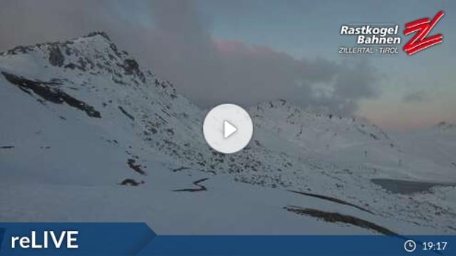 WebCam showing current Snow conditions in Hintertux