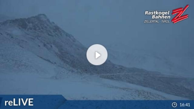 WebCam showing current Snow conditions in Hintertux