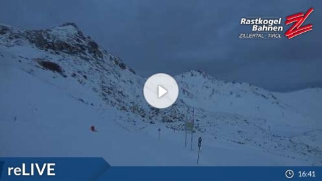 WebCam showing current Snow conditions in Hintertux