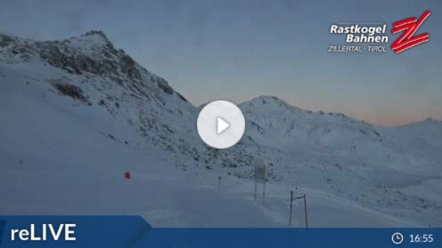 WebCam showing current Snow conditions in Hintertux