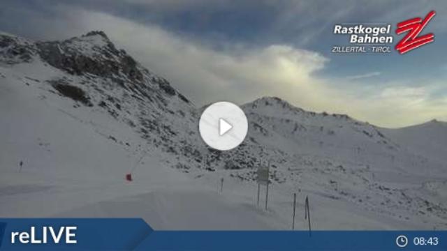 WebCam showing current Snow conditions in Hintertux