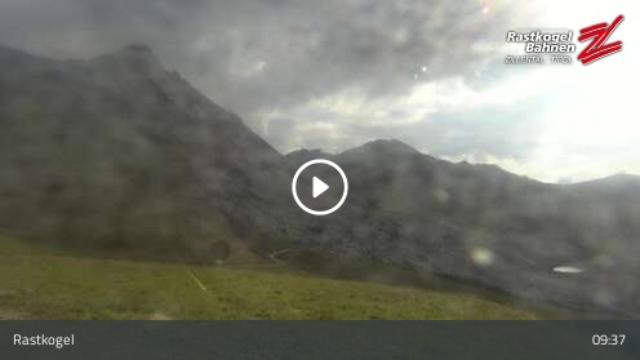 WebCam showing current Snow conditions in Hintertux