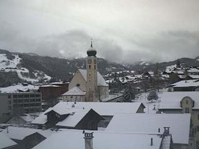 WebCam showing current Snow conditions in Disentis Sedrun