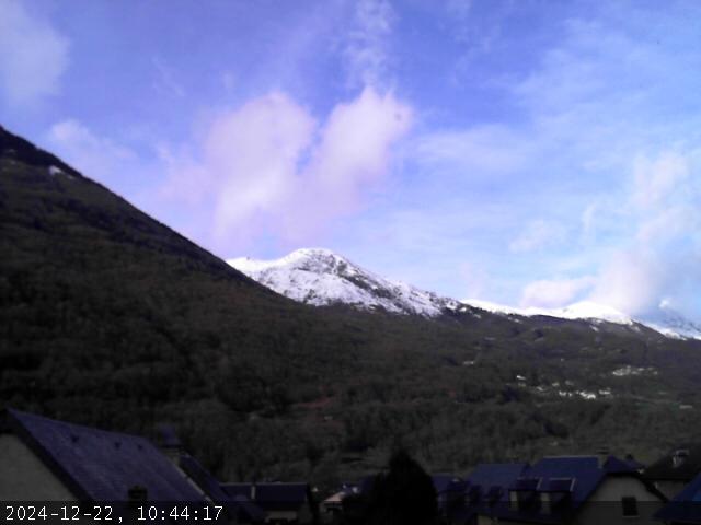 WebCam showing current Snow conditions in Luz Ardiden