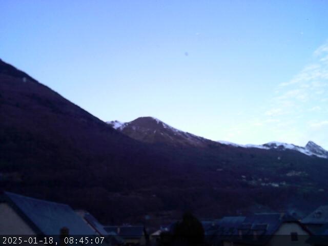 WebCam showing current Snow conditions in Luz Ardiden